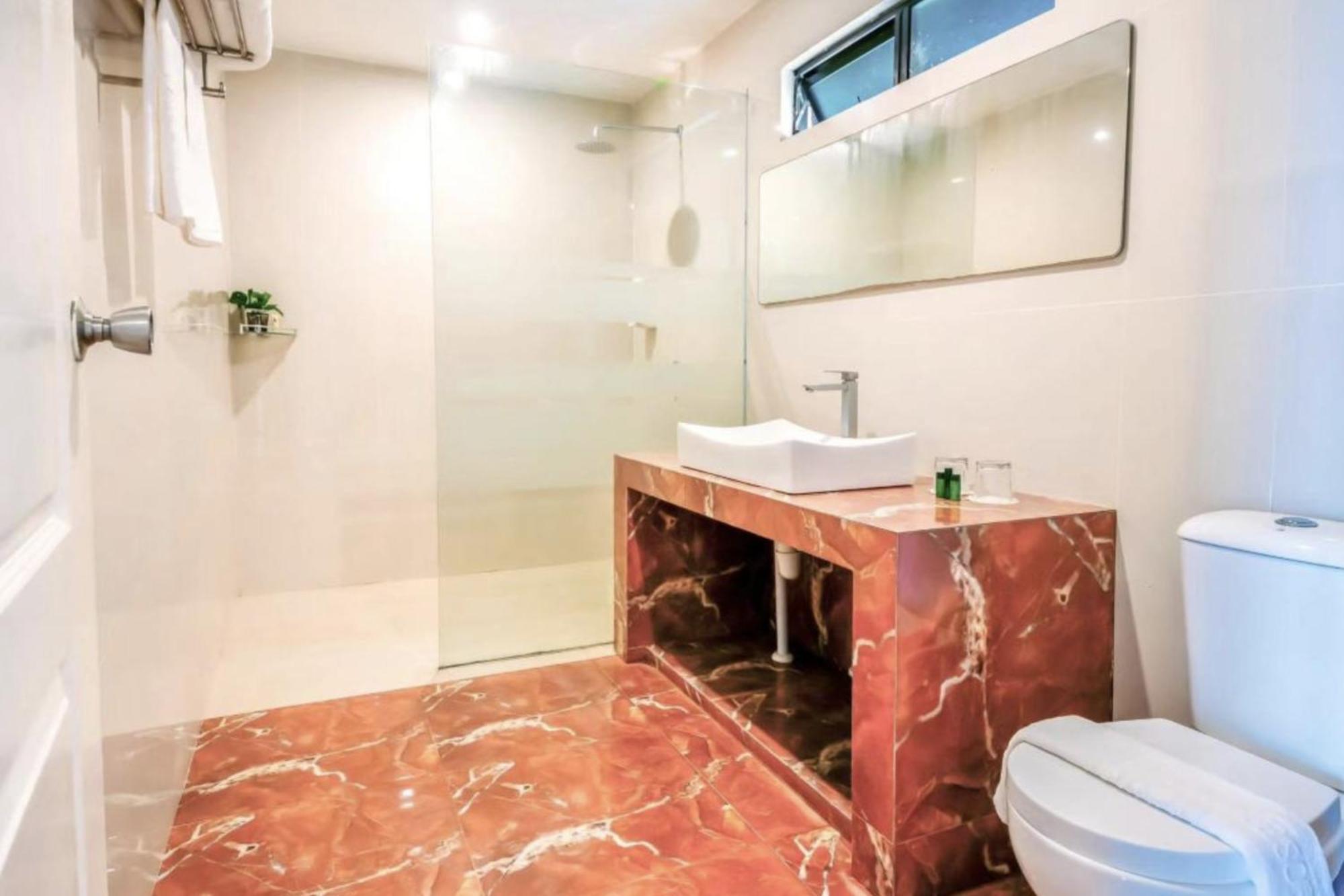 Dolphin Bay Island Resort Kota Belud Rom bilde